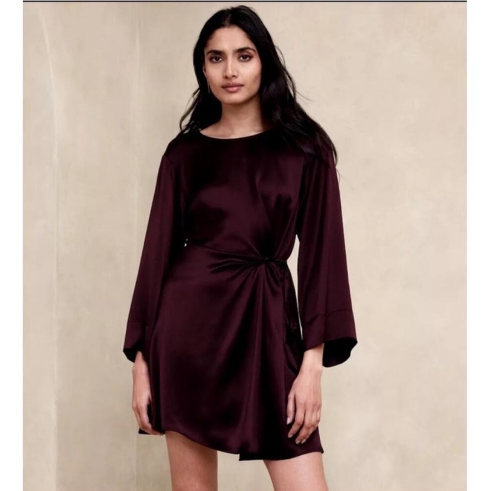 Banana Republic Treccia Hammered Satin Dress in Purple Prune, Size Small